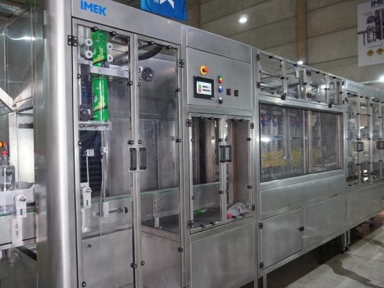 Como funciona o rótulo sleeve? Aplicação na prática com qualidade da IMEK